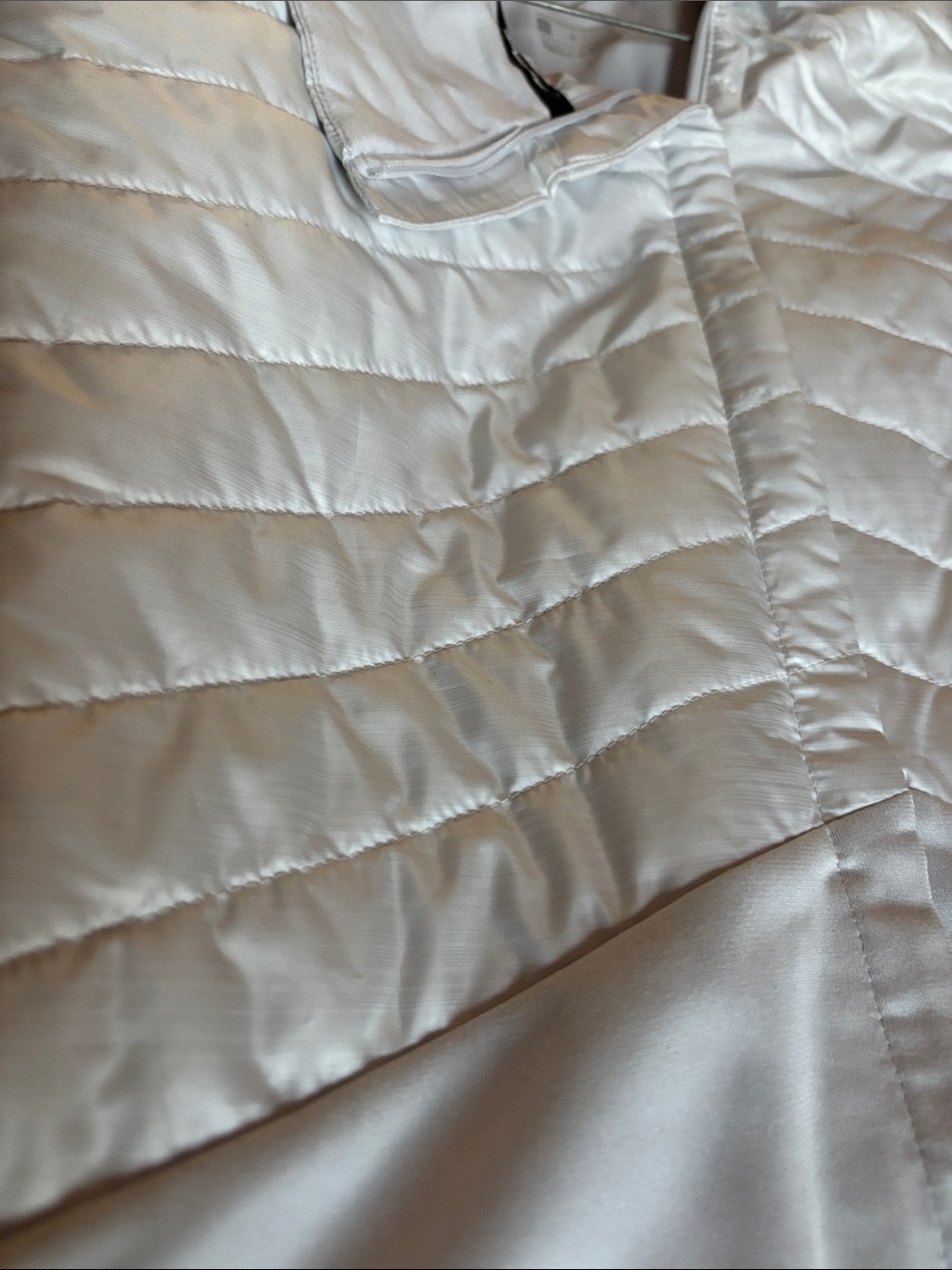 Nike Women’s Light Beige Quilted Hybrid Running Vest | Size L - Picture 3 of 11